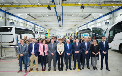A Sunsundegui mostra ao Governo de Navarra e à Volvo Buses os progressos realizados na formação do seu novo pessoal.