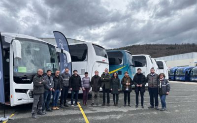 Representatives of the Parliament of Navarre visit Sunsundegui’s facilities to learn about the company’s strategic project with Volvo Buses.
